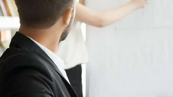 تحليلات الموارد البشرية: استخدام ذكاء الأعمال في بيانات الموارد البشرية